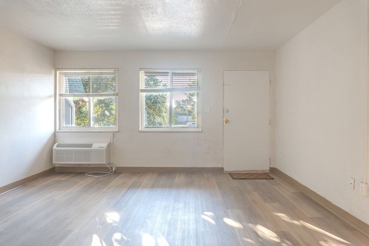 2765 W Tharpe St #202 - Photo 7 of 35