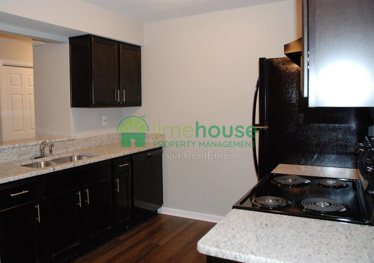 1311 Tait Close - Photo 3 of 15