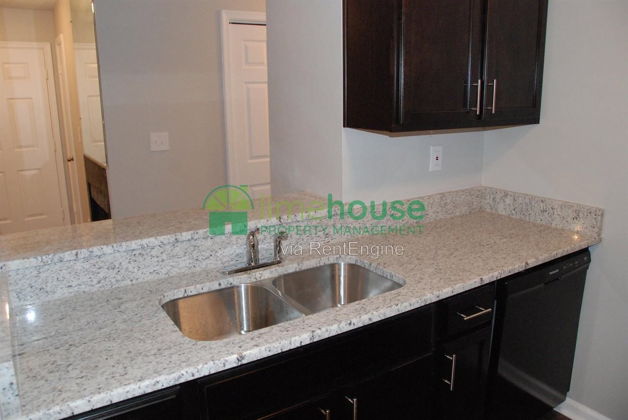 1311 Tait Close - Photo 6 of 15