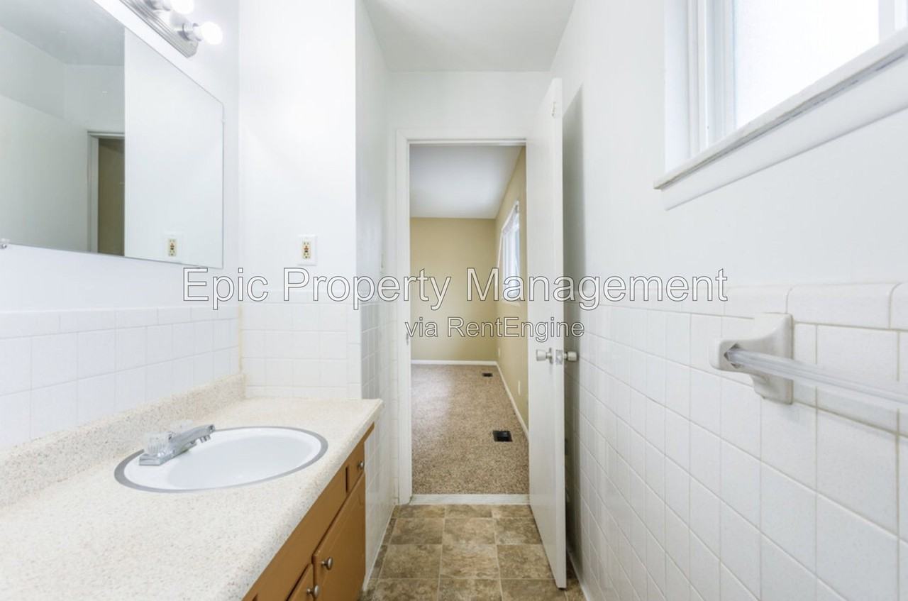 10033 Groh Rd #33 - Photo 4 of 9
