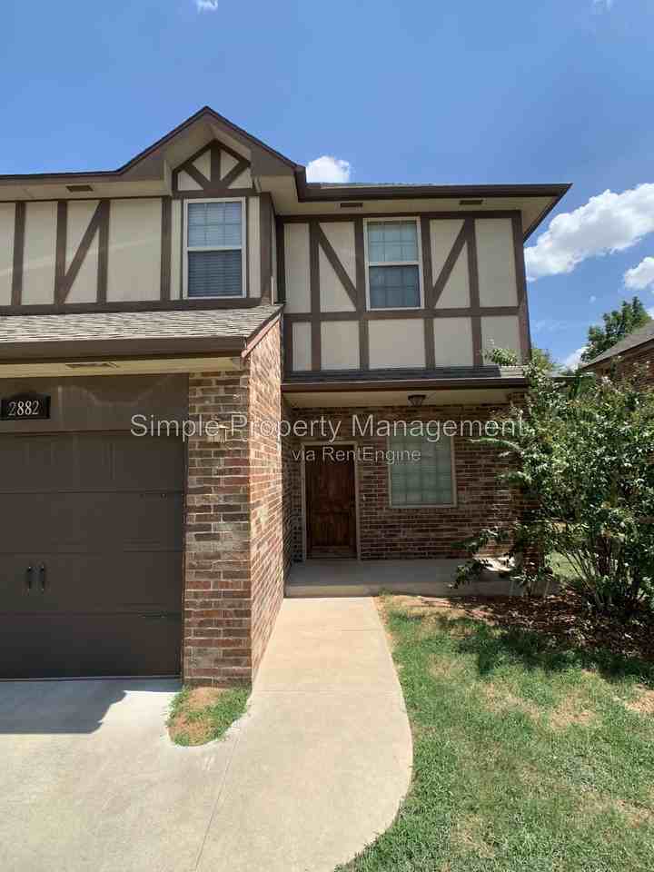 2884 Muzzy St - Photo 2 of 13