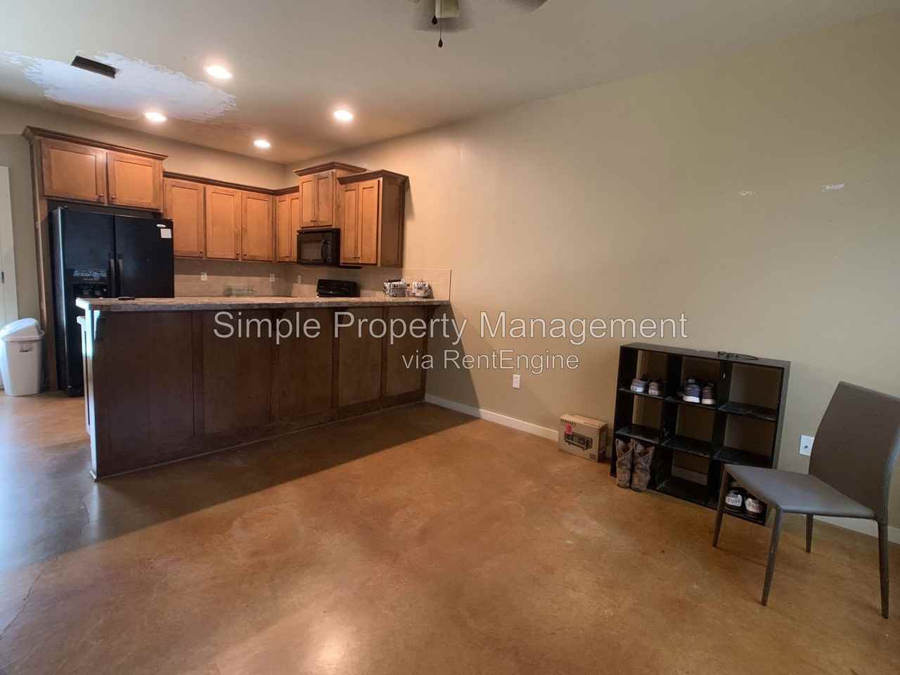 2884 Muzzy St - Photo 3 of 13