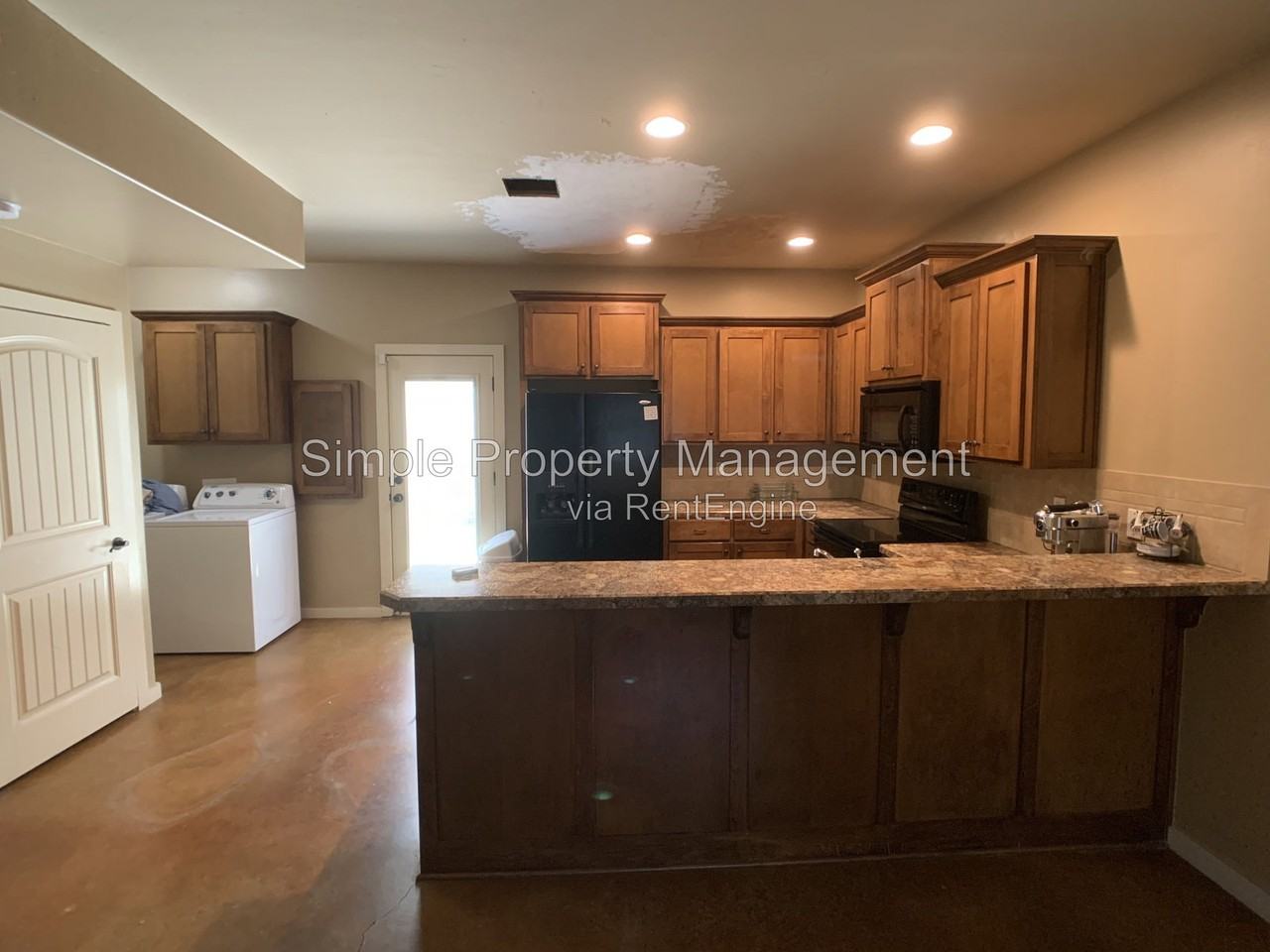 2884 Muzzy St - Photo 4 of 13