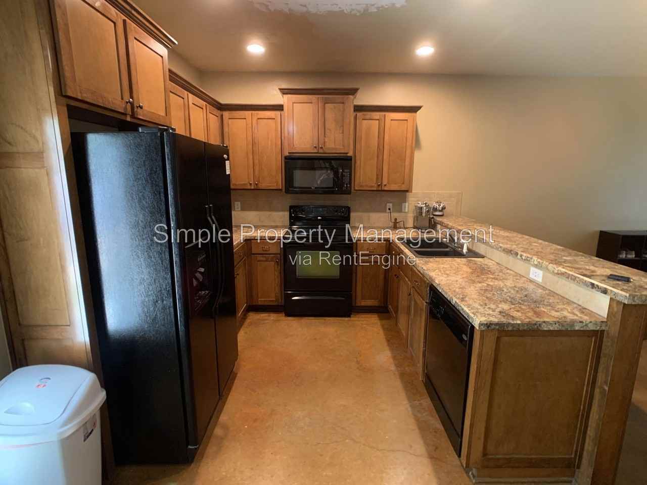 2884 Muzzy St - Photo 6 of 13