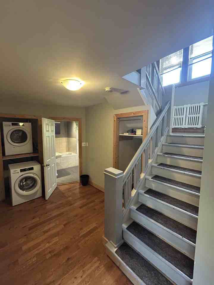 124 Machray Ave - Photo 6 of 11