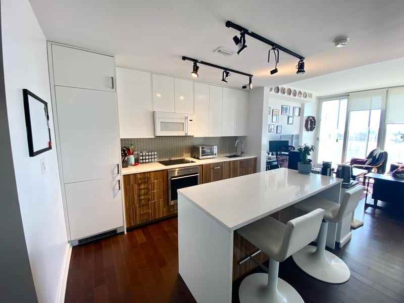 300 Lisgar St - Photo 4 of 14