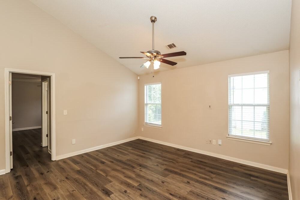 1310 Waterton Trl - Photo 4 of 16