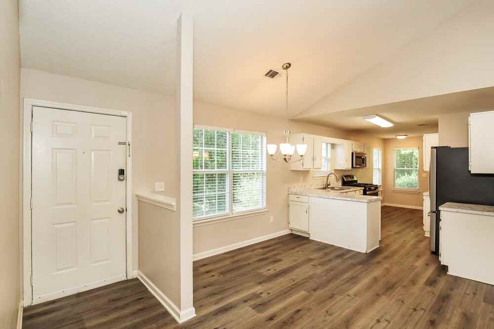 1310 Waterton Trl - Photo 5 of 16