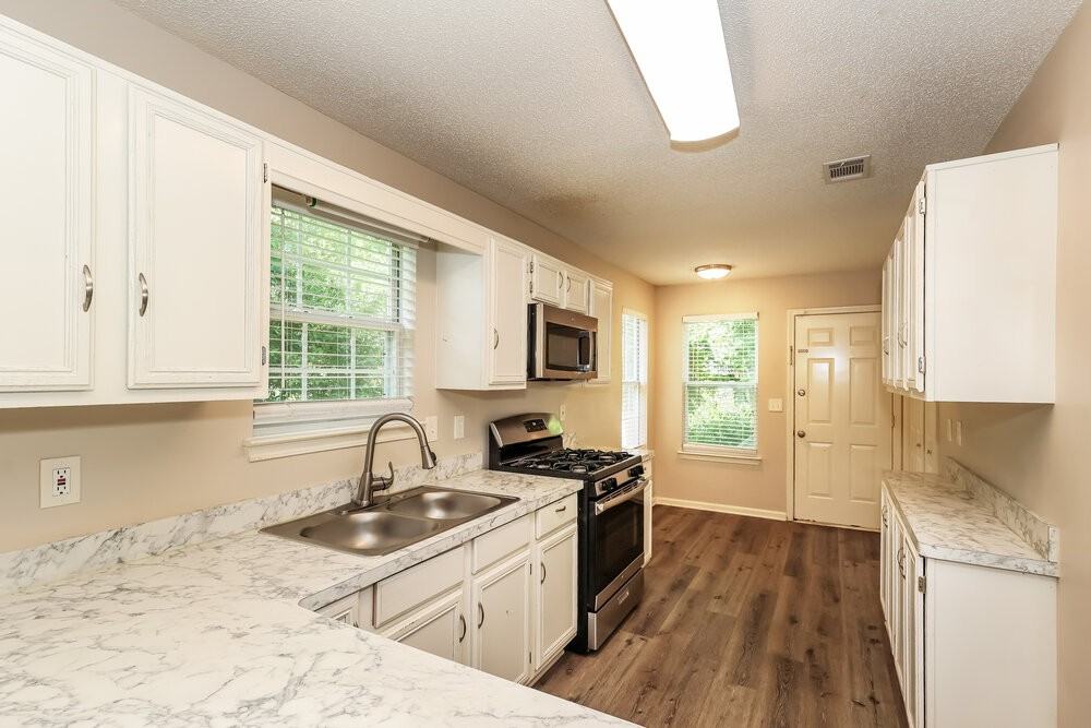 1310 Waterton Trl - Photo 7 of 16