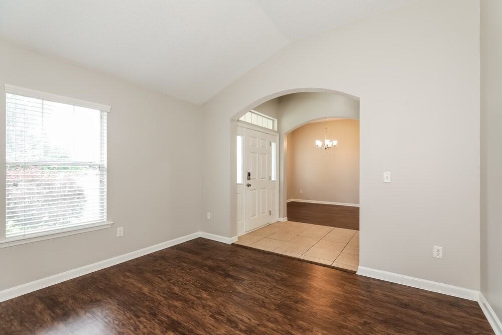 14081 Bradley Cove Rd - Photo 4 of 16