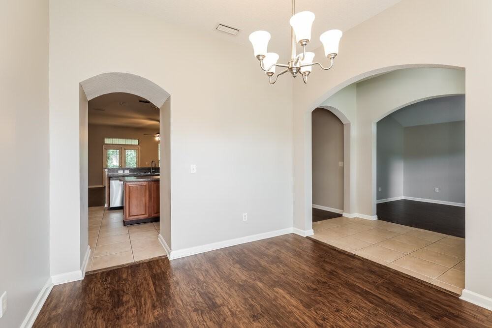 14081 Bradley Cove Rd - Photo 6 of 16