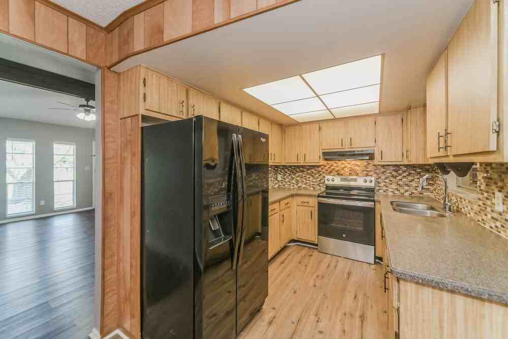 123 Hidalgo Ave - Photo 7 of 16