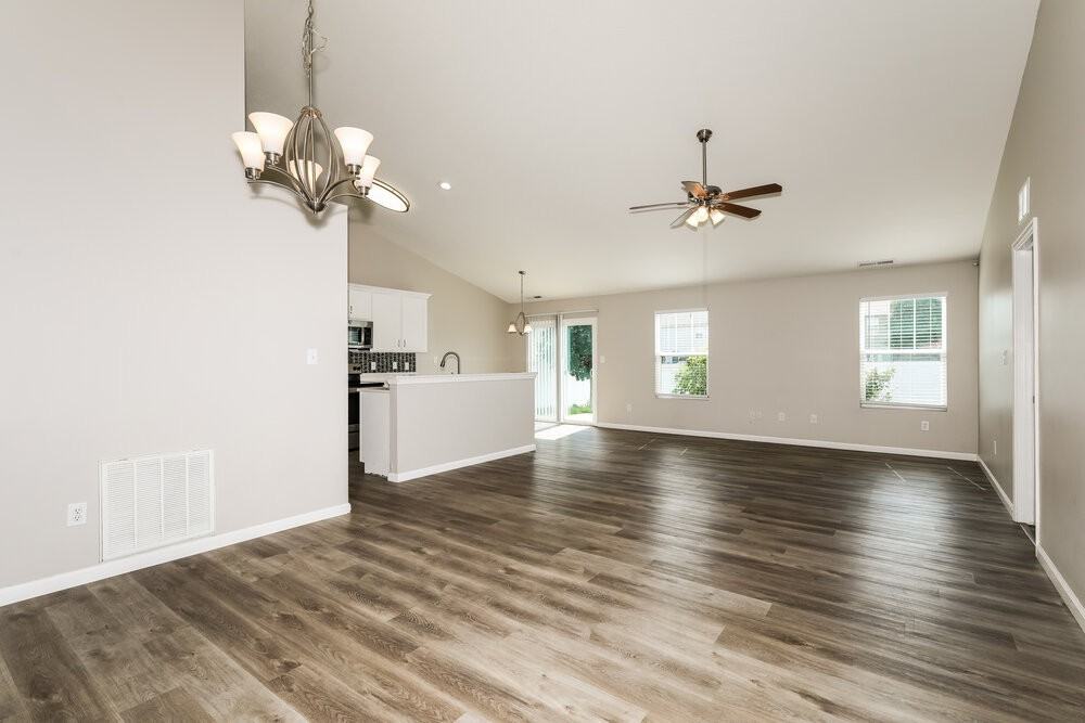 4557 Walcott Dr - Photo 4 of 16