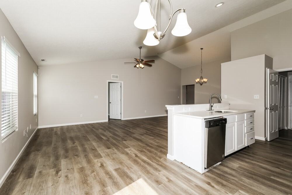 4557 Walcott Dr - Photo 5 of 16