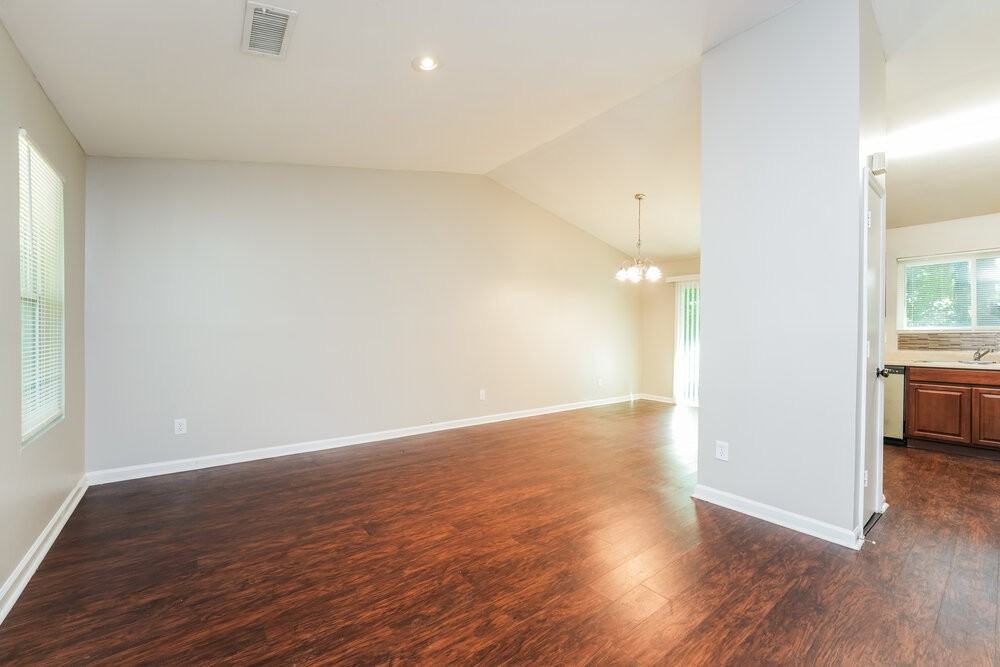 5394 Greenhedge Ct - Photo 6 of 18