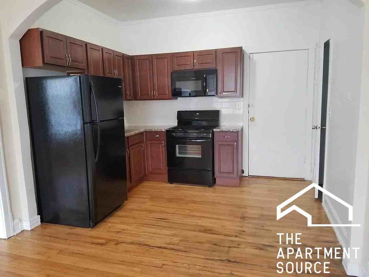 2206 S 57th Ave #6 - Photo 2 of 10