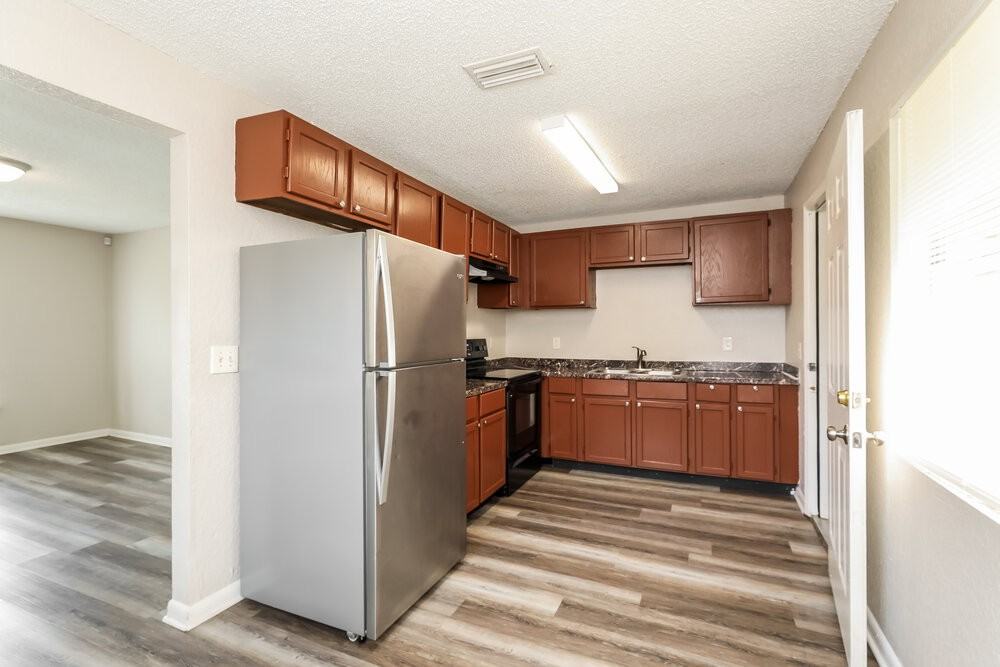 5528 Vernon Rd - Photo 7 of 16
