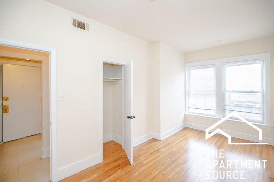 6248 S Western Ave #3N - Photo 5 of 10
