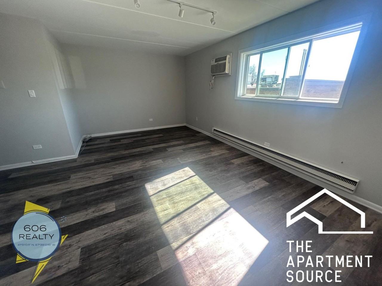 1128 Des Plaines Ave #304 - Photo 4 of 12