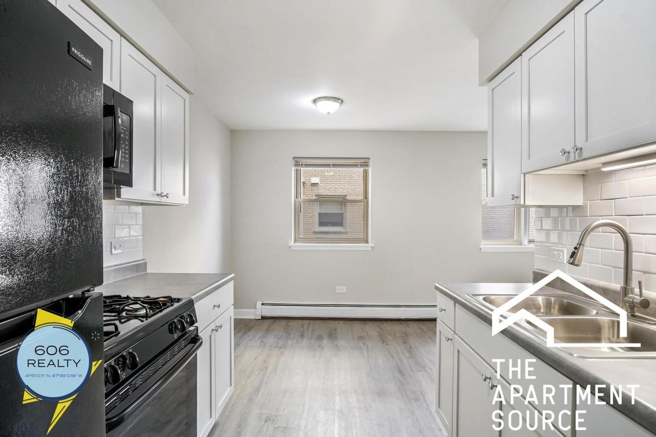 3001 Thatcher Ave #5L - Photo 3 of 18