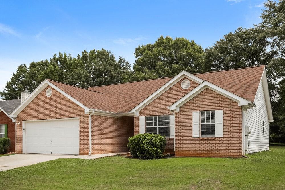 1716 Graystone Dr - Photo 3 of 16
