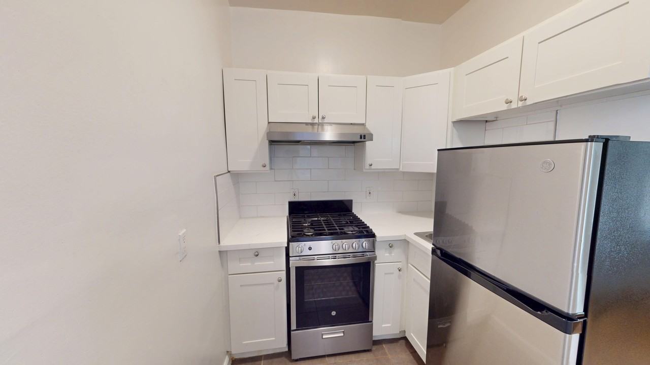 1020 Post Street - Photo 4 of 15