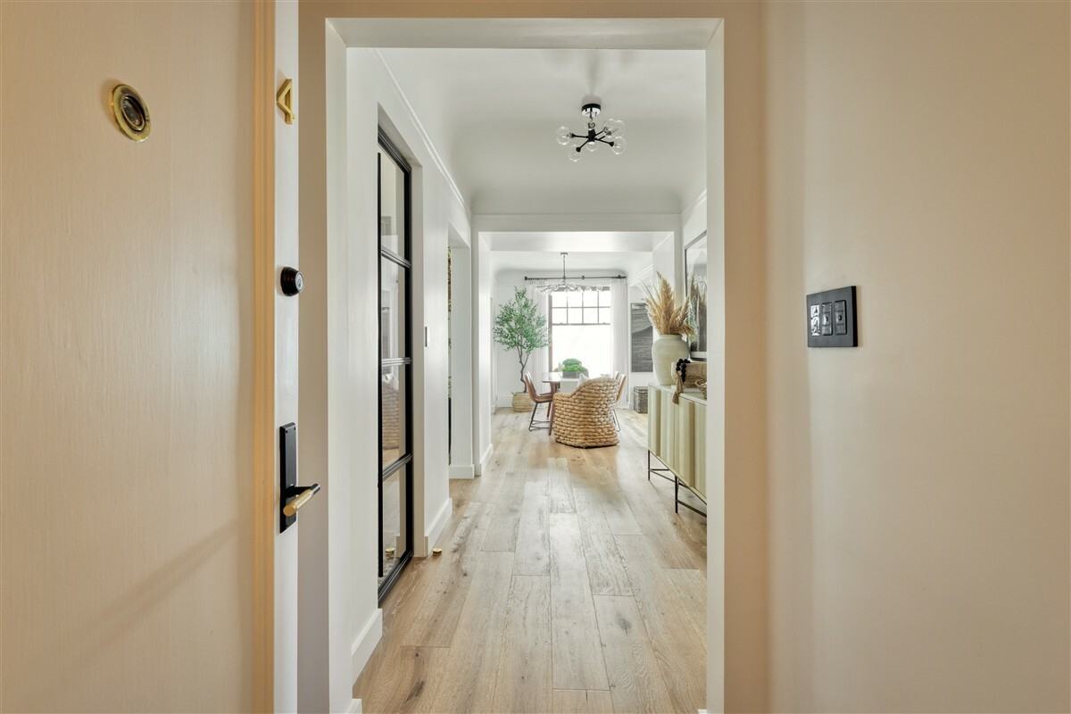 2145 Franklin St #4 - Photo 4 of 30