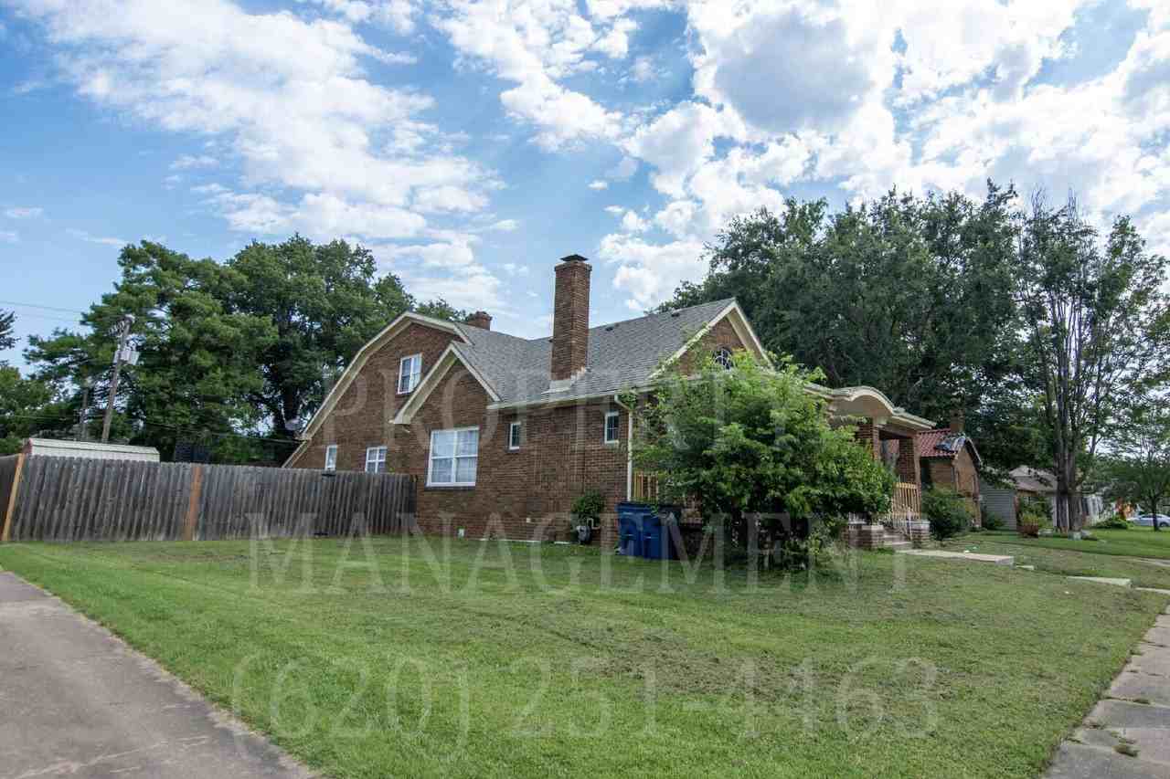 1110 W 5th St - Photo 7 of 40