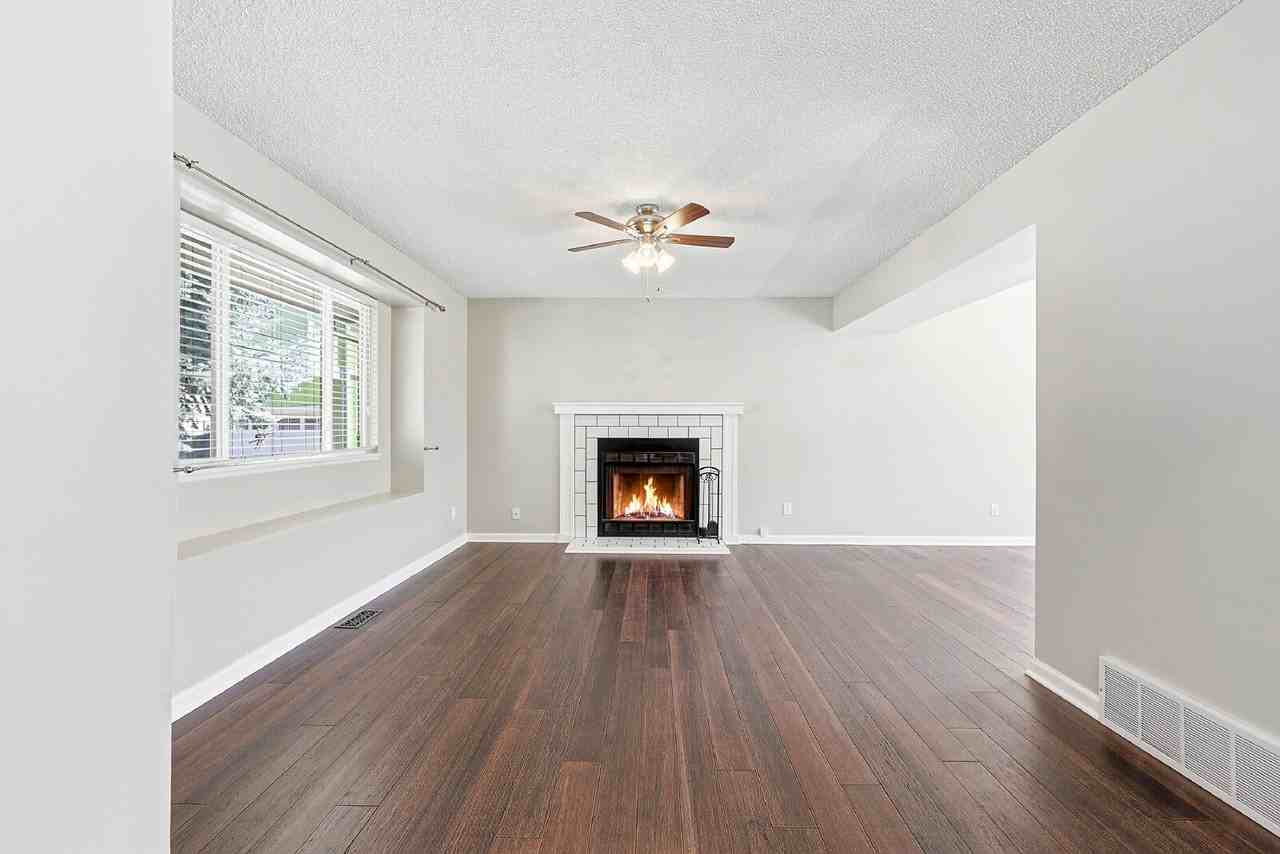 2115 Golden Barrel Ct - Photo 2 of 33