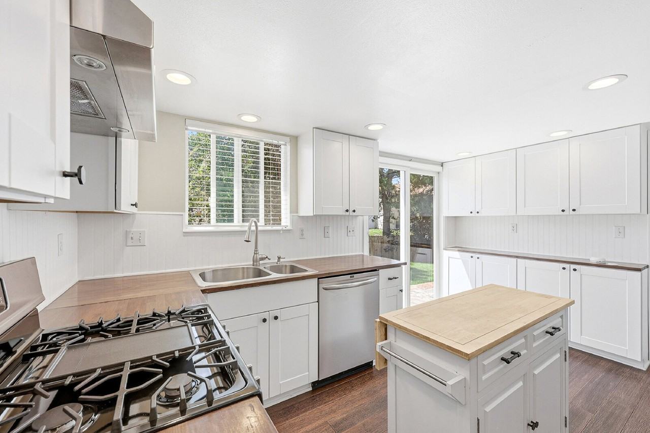 2115 Golden Barrel Ct - Photo 5 of 33