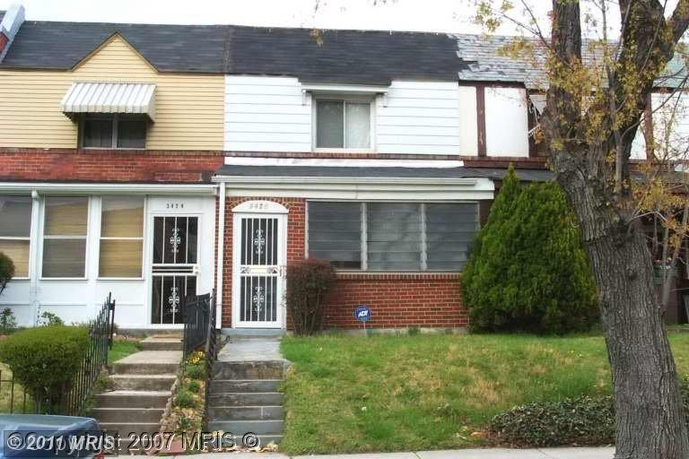 3426 Baker St Ne - Photo 2 of 25