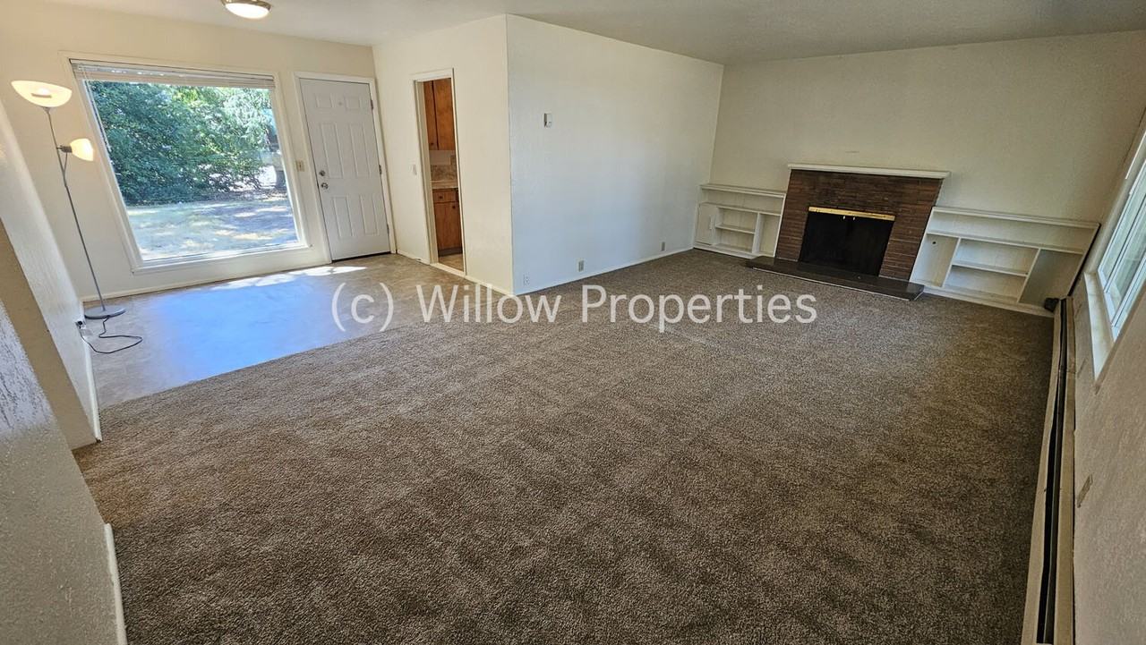 6010 99th St Sw - Photo 2 of 12