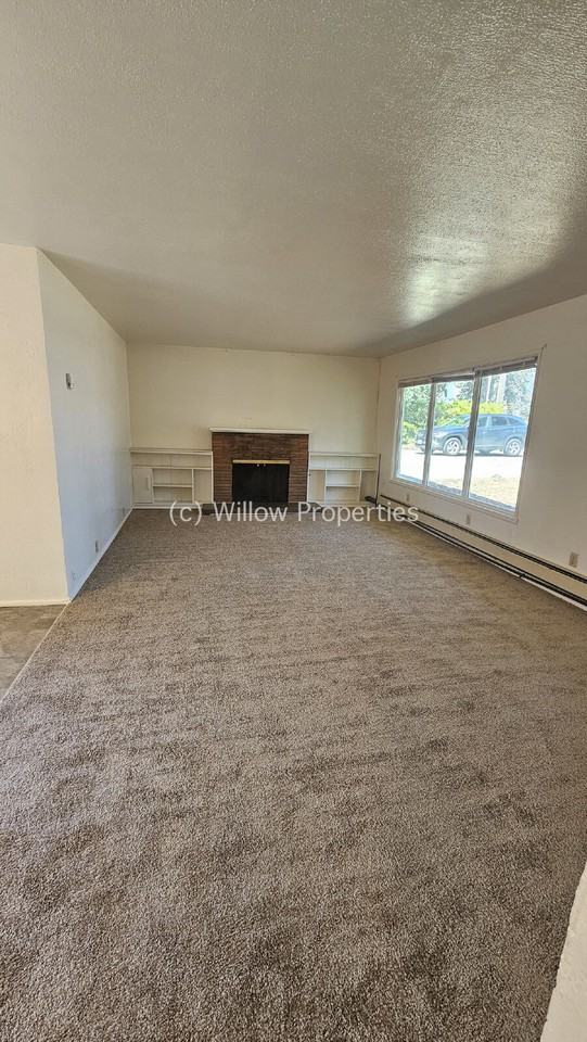 6010 99th St Sw - Photo 3 of 12