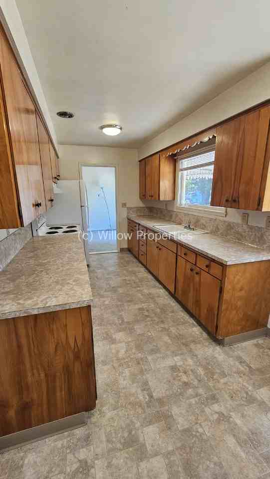 6010 99th St Sw - Photo 5 of 12