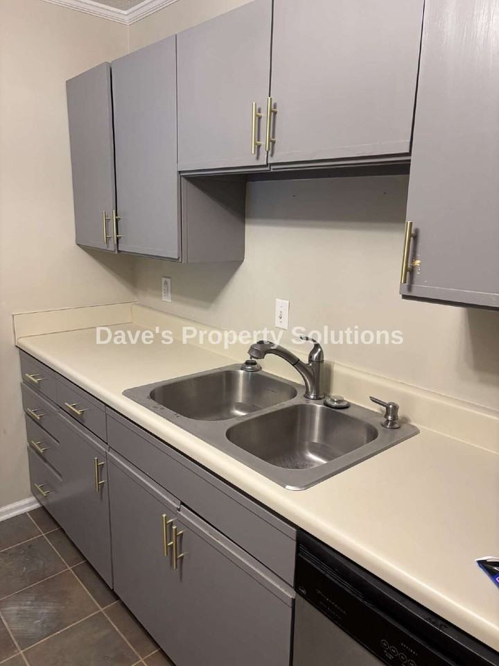 616 Balfour Rd - Photo 5 of 15