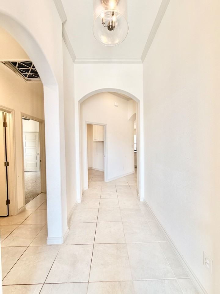 LZ 5401 Lamont Avenue - Photo 2 of 20