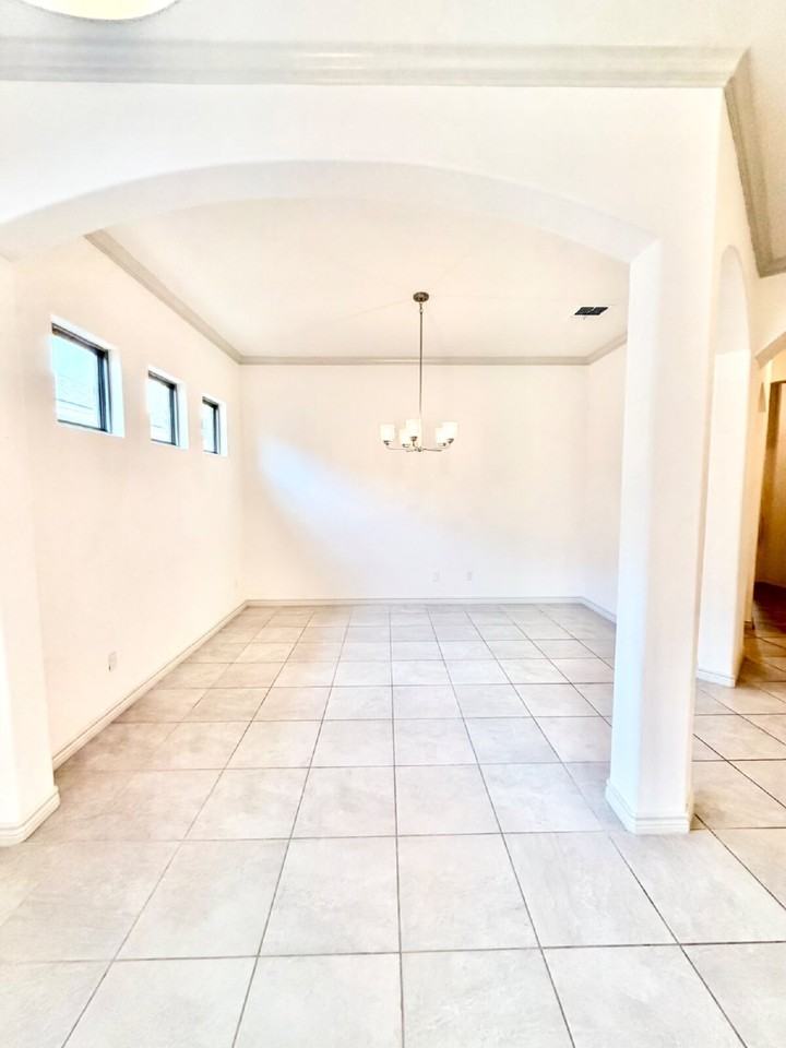LZ 5401 Lamont Avenue - Photo 4 of 20