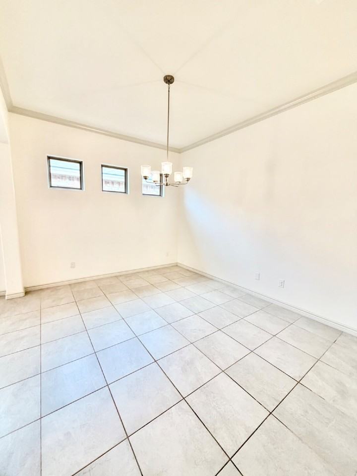 LZ 5401 Lamont Avenue - Photo 7 of 20
