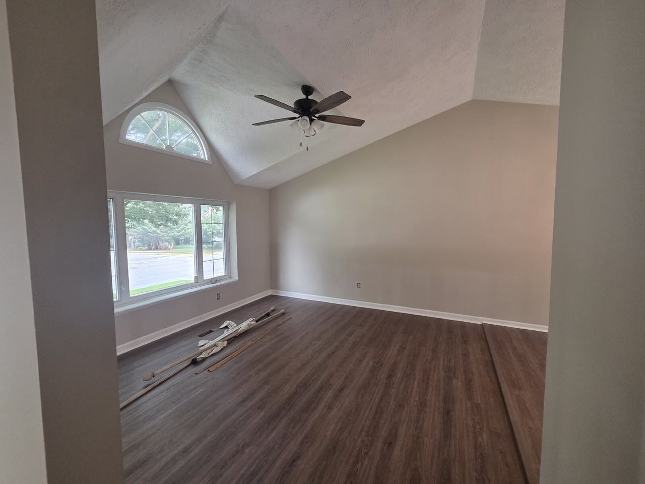 212 Sandstone Dr - Photo 2 of 15