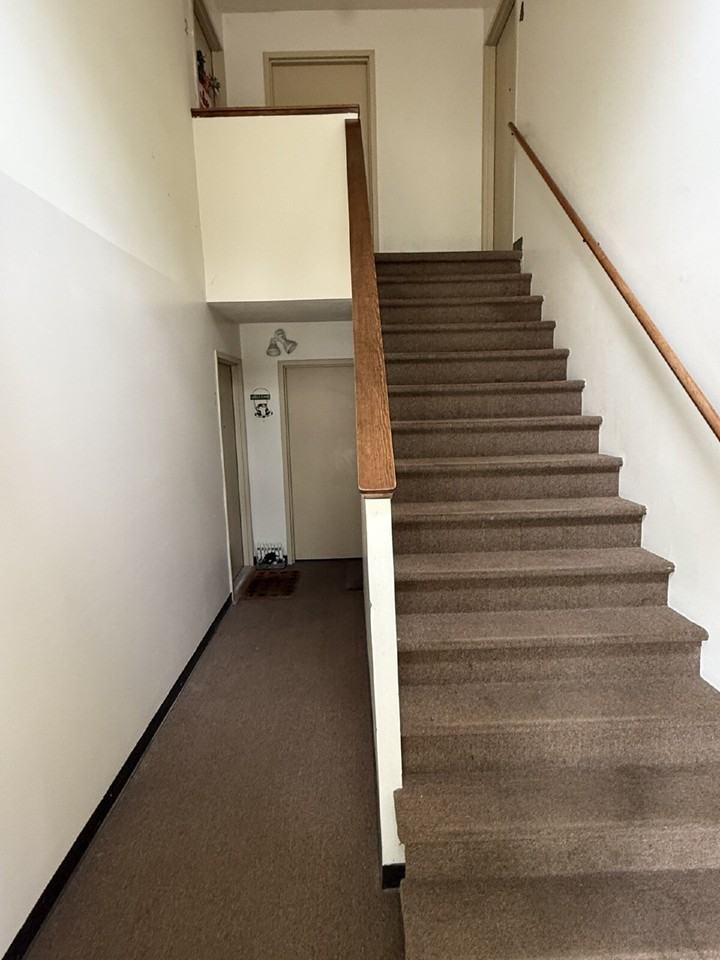 602 N Church St - Photo 4 of 17