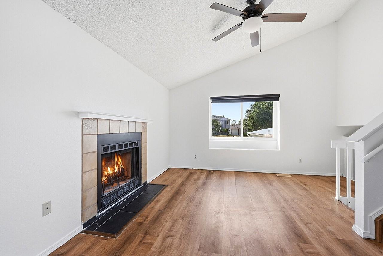701 Autumn Pl - Photo 4 of 31