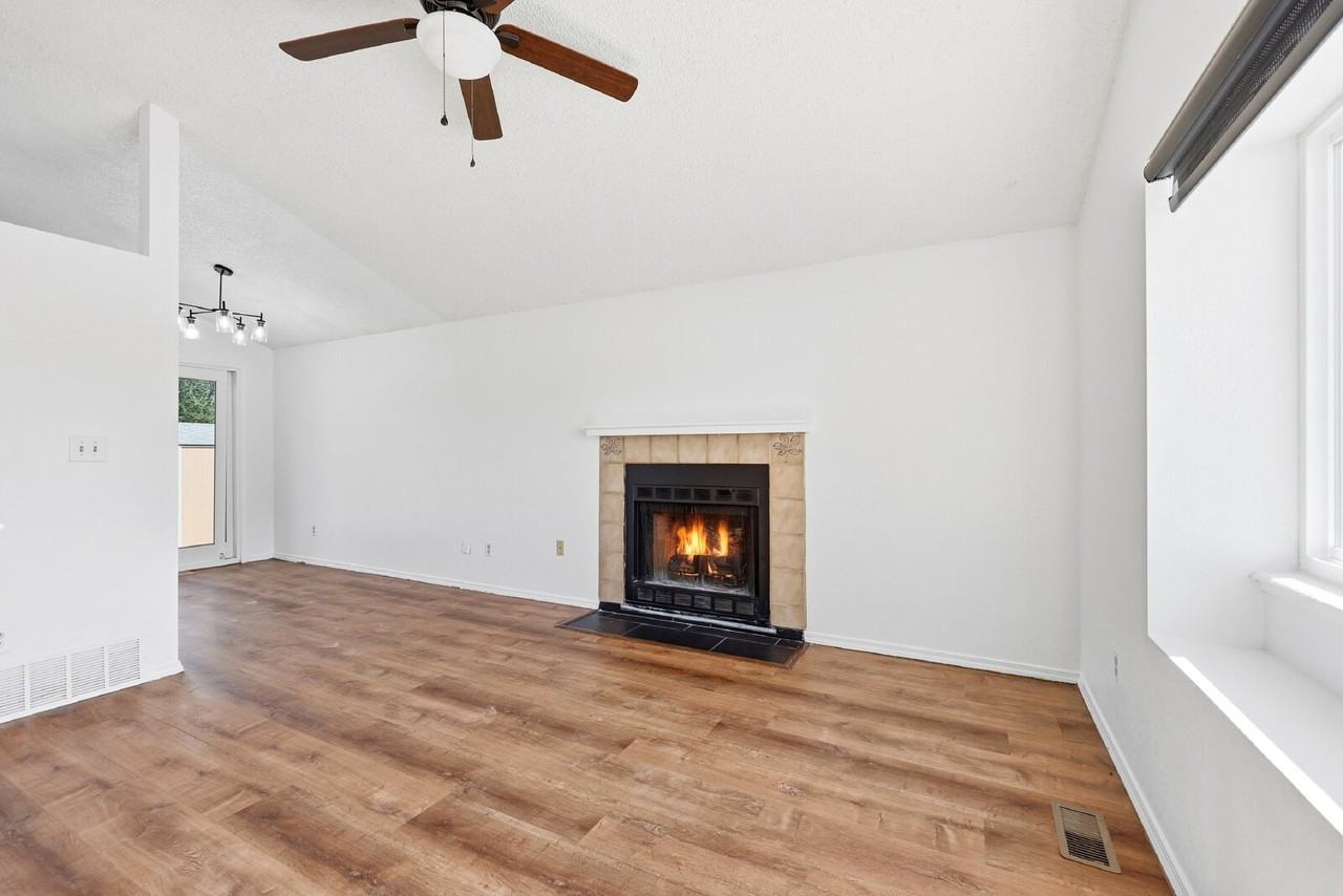 701 Autumn Pl - Photo 5 of 31