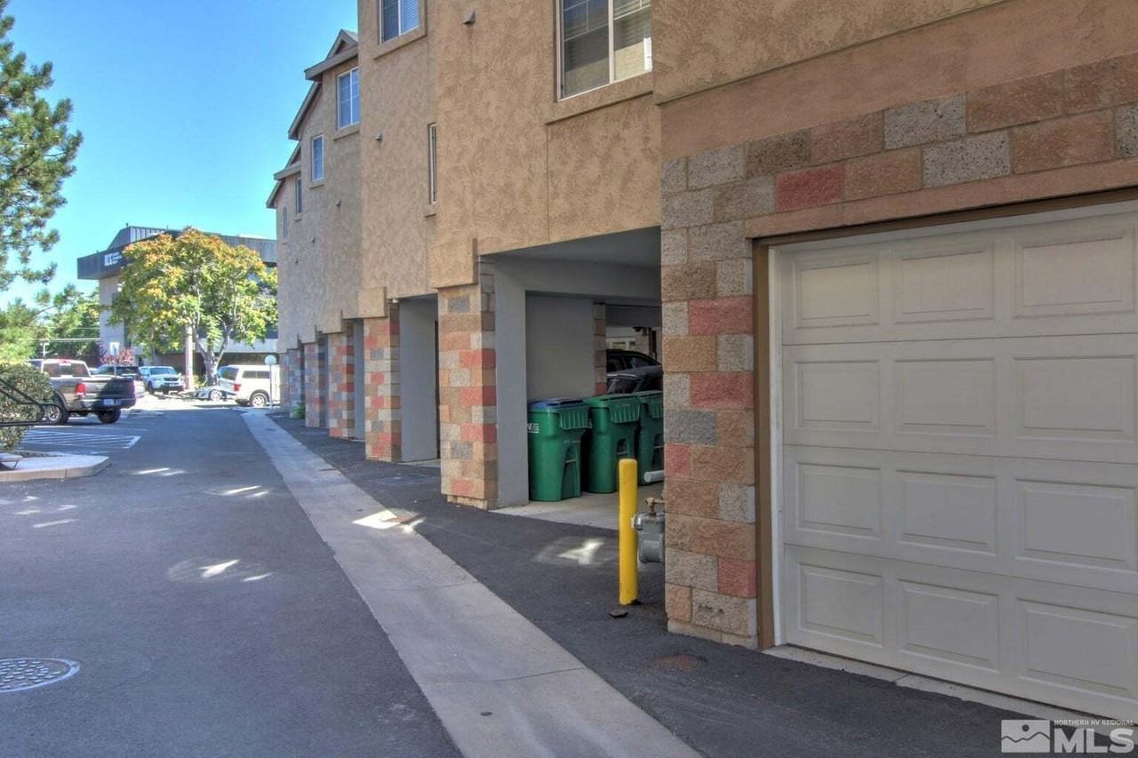 421 Holcomb Ave - Photo 2 of 6