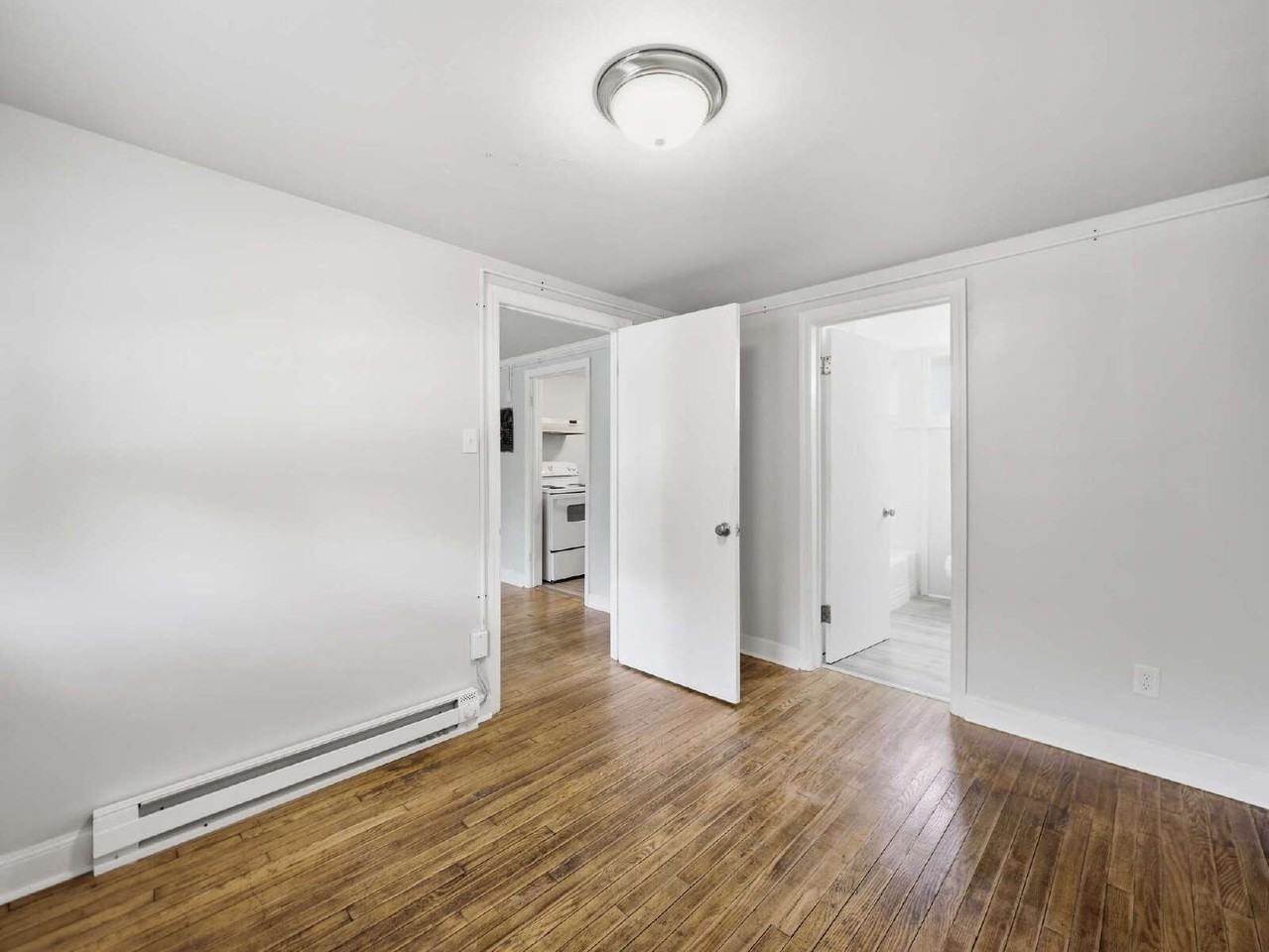 430R N Locust St - Photo 3 of 13