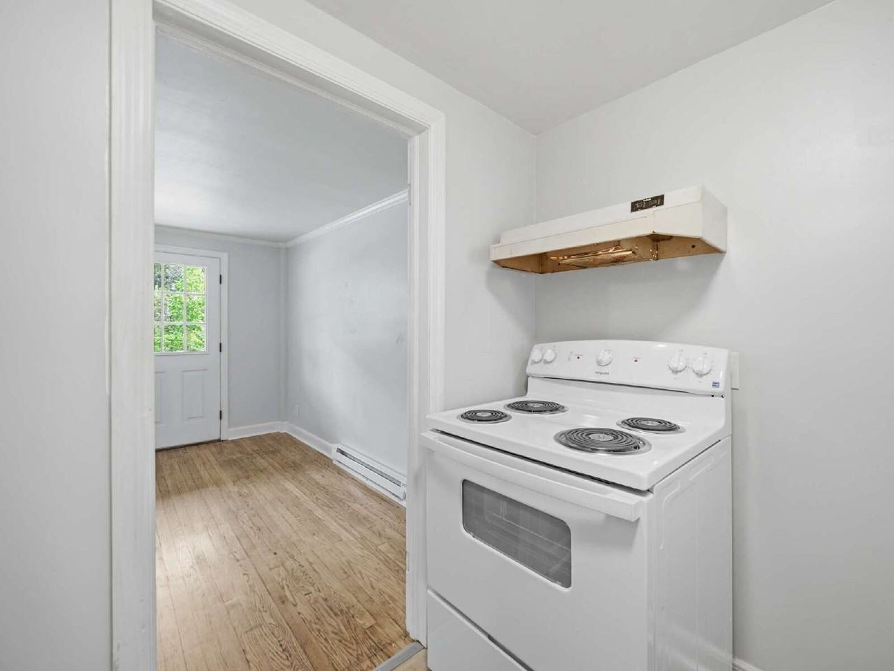 430R N Locust St - Photo 4 of 13