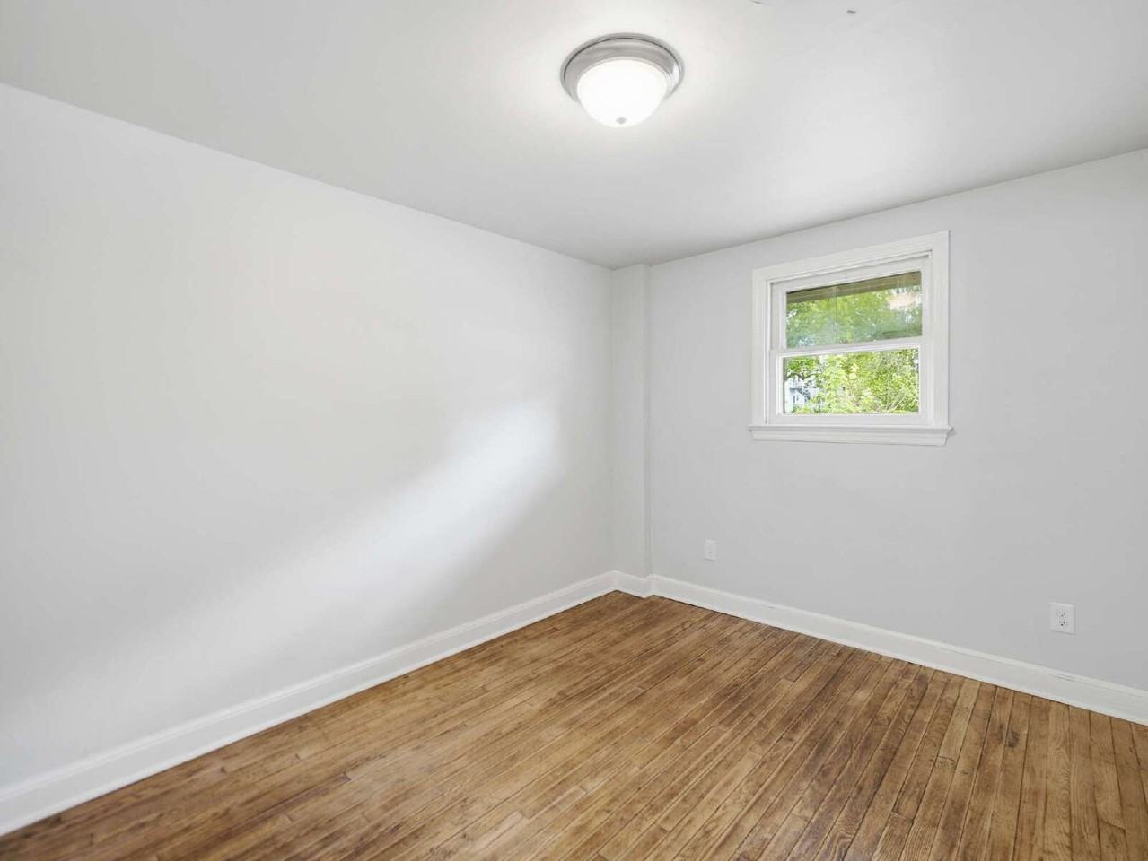 430R N Locust St - Photo 5 of 13