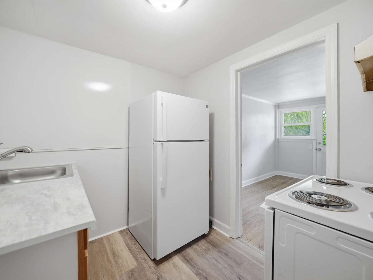 430R N Locust St - Photo 6 of 13