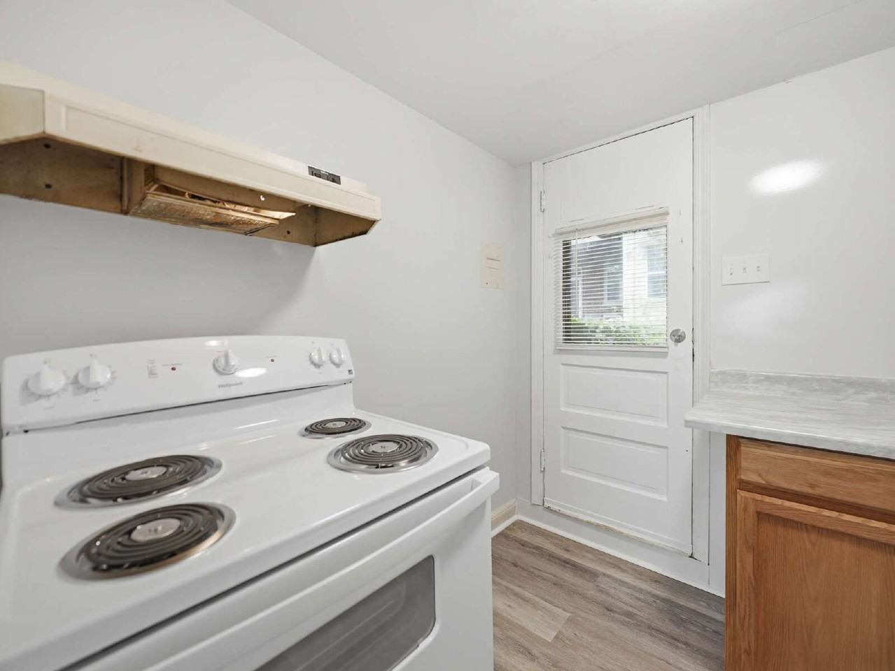 430R N Locust St - Photo 7 of 13