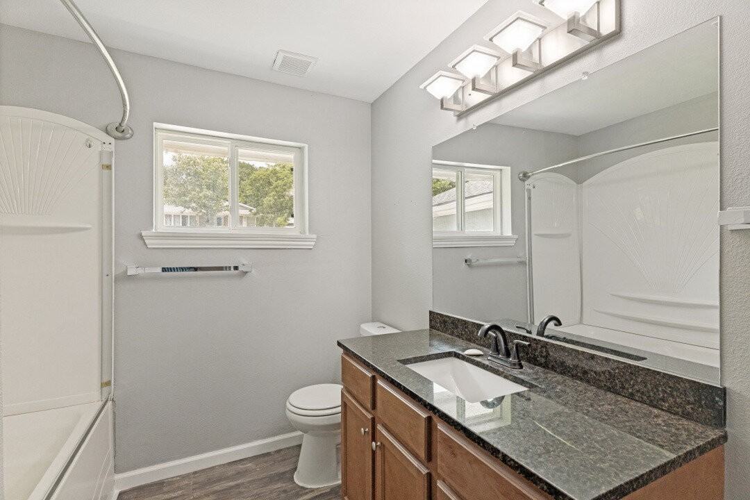 5786 Rockhill Rd - Photo 5 of 12