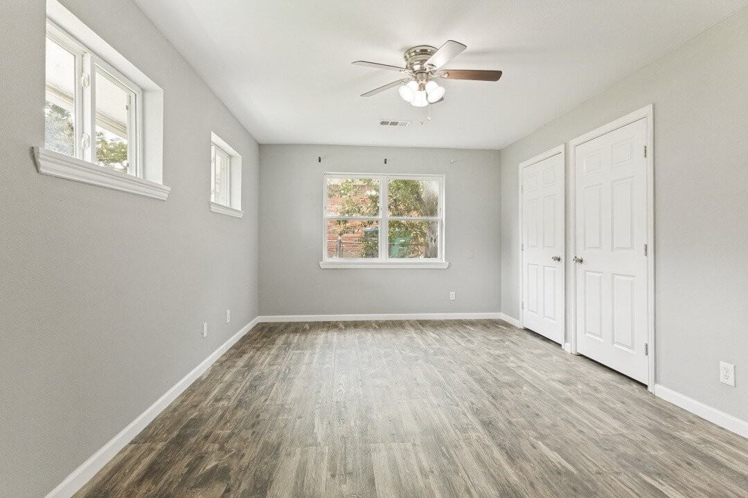 5786 Rockhill Rd - Photo 6 of 12